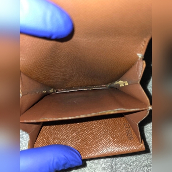 Authentic Louis Vuitton Monogram Leather Coin Pouch/Purse Snap Closure - Picture 8 of 11